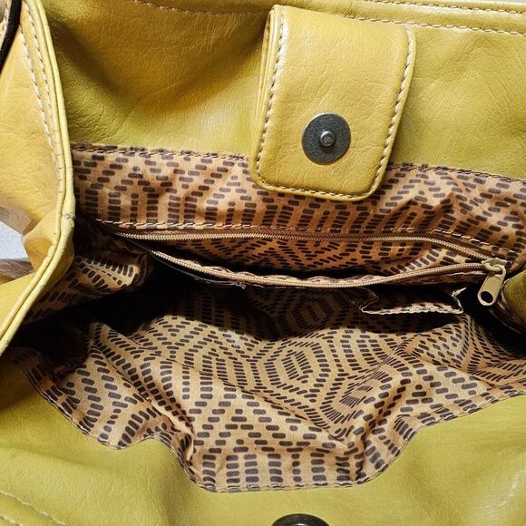 AXCESS LIZ CLAIBORNE LARGE MUSTARD FAUX LEATHER HOBO PURSE-SHOULDER BAG L@@K!! - Picture 2 of 14